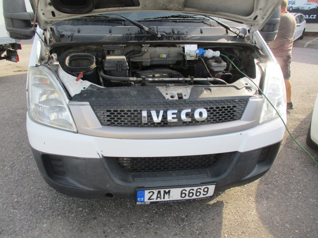 Iveco Daily 50C15 Carrier 350 - Dostavno vozilo hladnjača: slika Iveco Daily 50C15 Carrier 350 - Dostavno vozilo hladnjača Iveco Daily 50C15 Carrier 350 - Dostavno vozilo hladnjača: slika Iveco Daily 50C15 Carrier 350 - Dostavno vozilo hladnjača