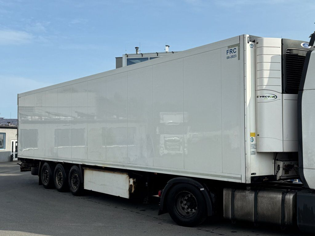 Lamberet Carrier Vectro 1550 DoppelStock - Poluprikolica sa zatvorenim sandukom: slika Lamberet Carrier Vectro 1550 DoppelStock - Poluprikolica sa zatvorenim sandukom Lamberet Carrier Vectro 1550 DoppelStock - Poluprikolica sa zatvorenim sandukom: slika Lamberet Carrier Vectro 1550 DoppelStock - Poluprikolica sa zatvorenim sandukom