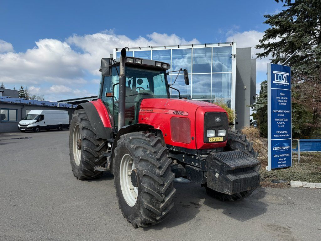 Massey Ferguson MF8260 - Traktor: slika Massey Ferguson MF8260 - Traktor Massey Ferguson MF8260 - Traktor: slika Massey Ferguson MF8260 - Traktor