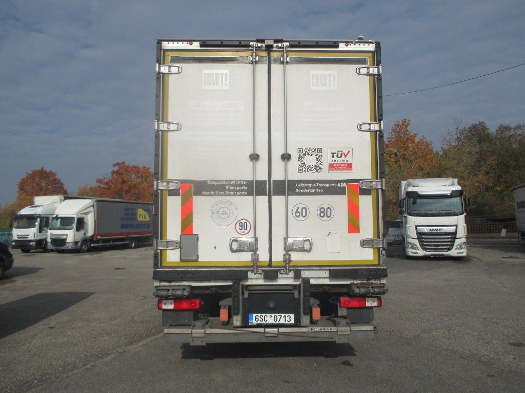 Renault D18 320 - Kamion hladnjača: slika Renault D18 320 - Kamion hladnjača Renault D18 320 - Kamion hladnjača: slika Renault D18 320 - Kamion hladnjača