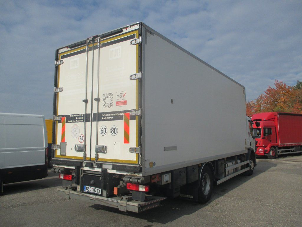Renault D18 320 - Kamion hladnjača: slika Renault D18 320 - Kamion hladnjača Renault D18 320 - Kamion hladnjača: slika Renault D18 320 - Kamion hladnjača