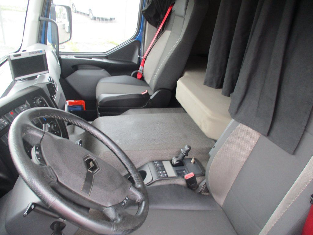 Renault D18, 320 - Kamion sandučar: slika Renault D18, 320 - Kamion sandučar Renault D18, 320 - Kamion sandučar: slika Renault D18, 320 - Kamion sandučar