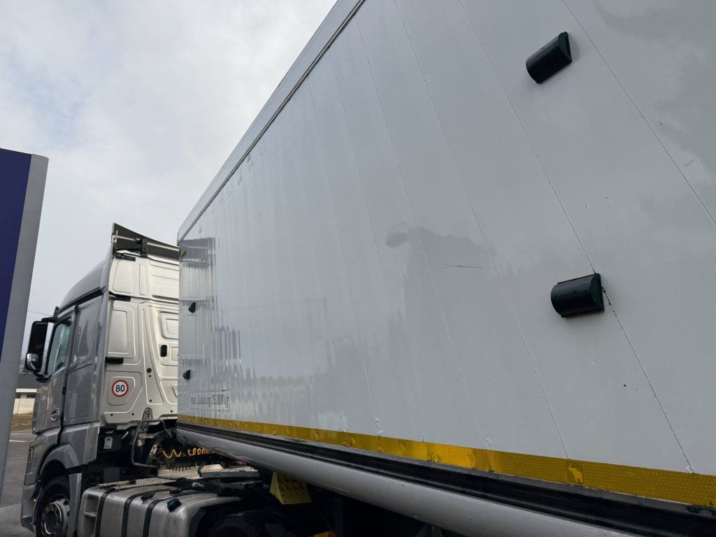 Schmitz Cargobull SKI 50m3 - Kiper poluprikolica: slika Schmitz Cargobull SKI 50m3 - Kiper poluprikolica Schmitz Cargobull SKI 50m3 - Kiper poluprikolica: slika Schmitz Cargobull SKI 50m3 - Kiper poluprikolica