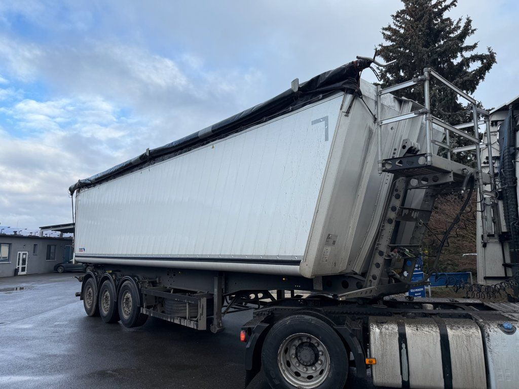 Schmitz Cargobull SKI 50m3 - Kiper poluprikolica: slika Schmitz Cargobull SKI 50m3 - Kiper poluprikolica Schmitz Cargobull SKI 50m3 - Kiper poluprikolica: slika Schmitz Cargobull SKI 50m3 - Kiper poluprikolica