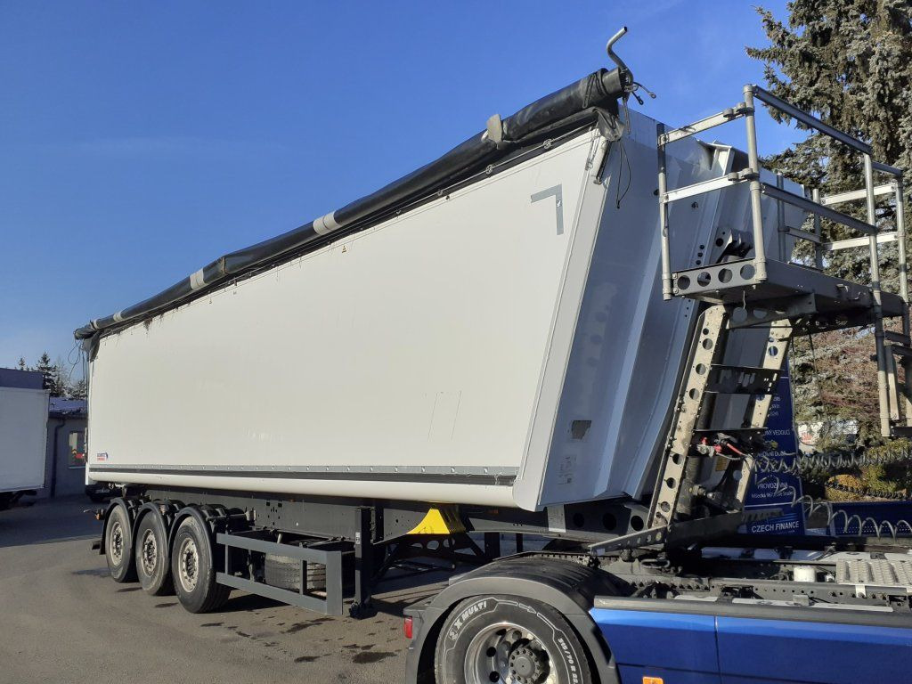 Schmitz Cargobull SKI 50m3 - Kiper poluprikolica: slika Schmitz Cargobull SKI 50m3 - Kiper poluprikolica Schmitz Cargobull SKI 50m3 - Kiper poluprikolica: slika Schmitz Cargobull SKI 50m3 - Kiper poluprikolica