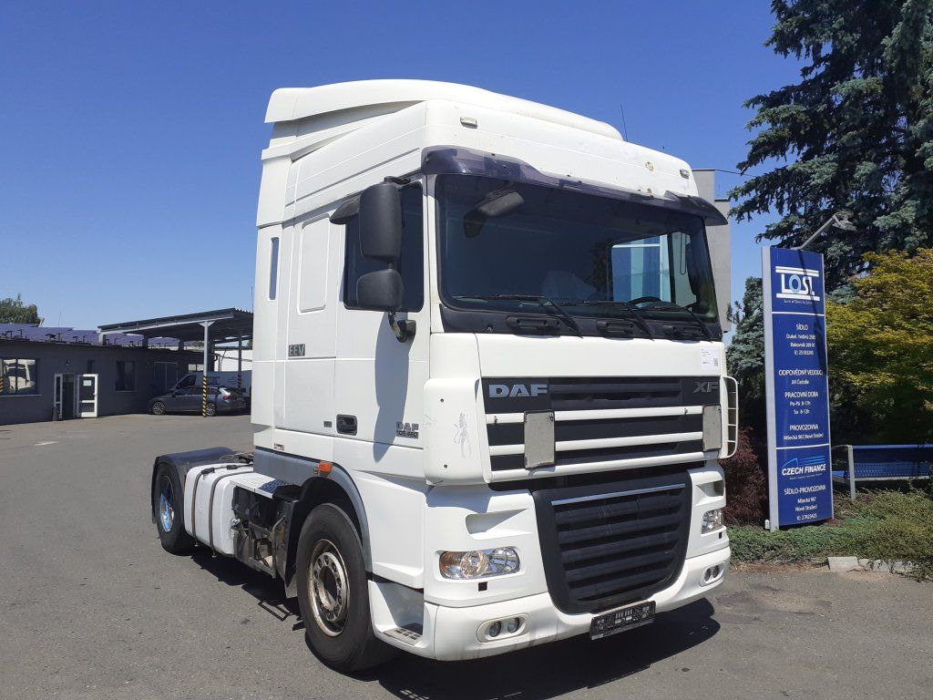 DAF XF105.460 EEV - Tegljač: slika DAF XF105.460 EEV - Tegljač DAF XF105.460 EEV - Tegljač: slika DAF XF105.460 EEV - Tegljač