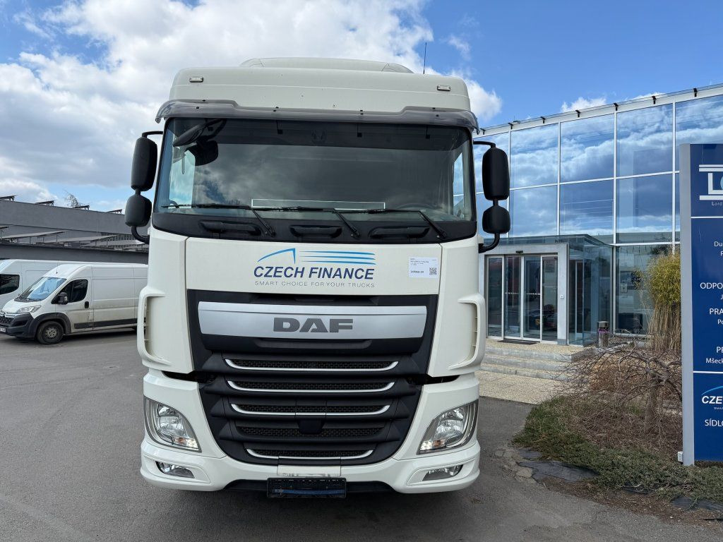 DAF XF460 EURO 6 - Tegljač: slika DAF XF460 EURO 6 - Tegljač DAF XF460 EURO 6 - Tegljač: slika DAF XF460 EURO 6 - Tegljač