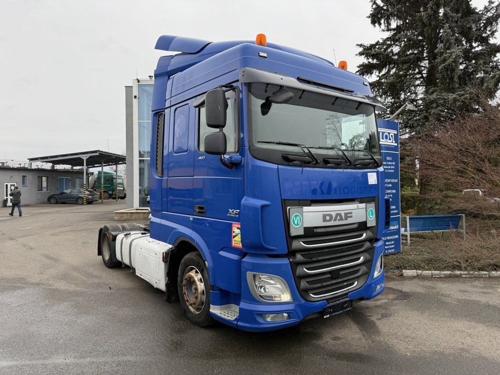 DAF XF460 EURO 6 MEGA/lowdeck - Tegljač: slika DAF XF460 EURO 6 MEGA/lowdeck - Tegljač DAF XF460 EURO 6 MEGA/lowdeck - Tegljač: slika DAF XF460 EURO 6 MEGA/lowdeck - Tegljač