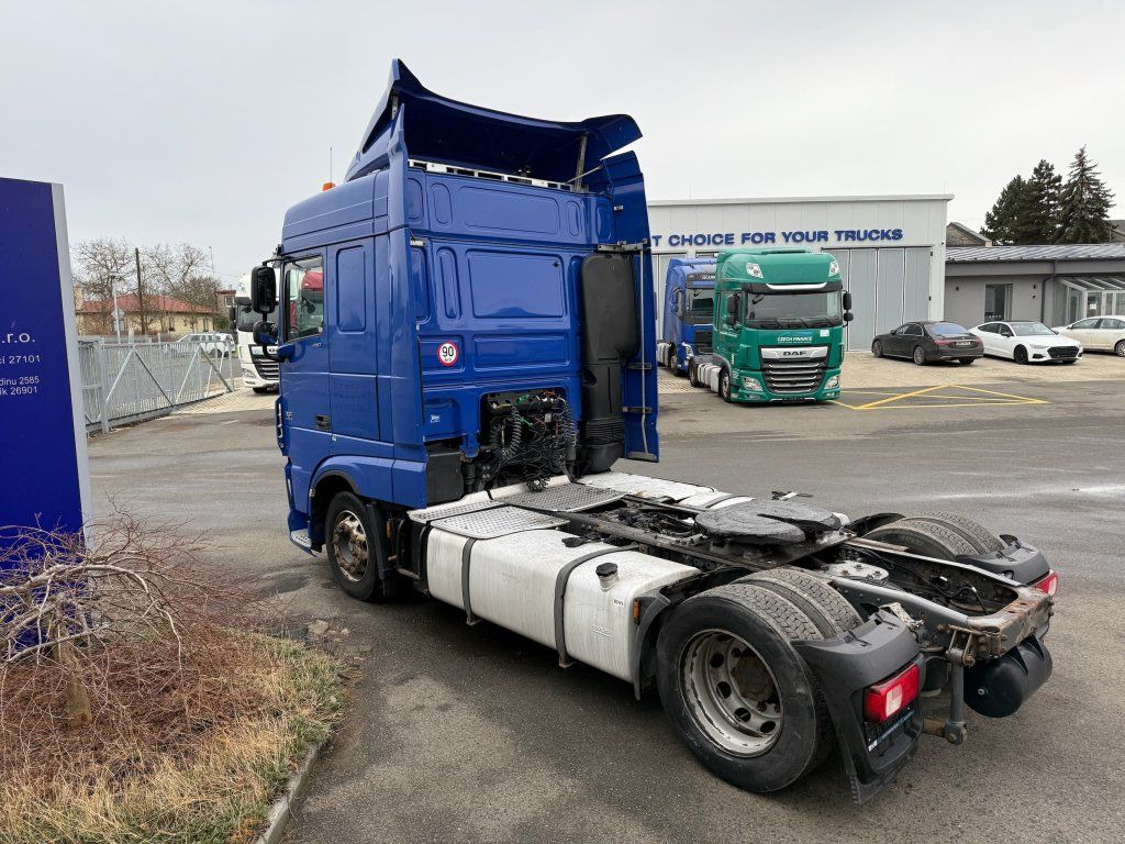 DAF XF460 EURO 6 MEGA/lowdeck - Tegljač: slika DAF XF460 EURO 6 MEGA/lowdeck - Tegljač DAF XF460 EURO 6 MEGA/lowdeck - Tegljač: slika DAF XF460 EURO 6 MEGA/lowdeck - Tegljač