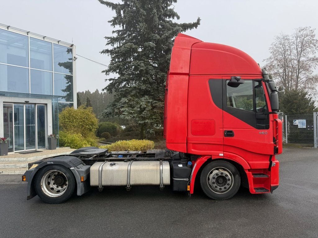 Iveco Stralis 460 EURO 5 MEGA/lowdeck - Tegljač: slika Iveco Stralis 460 EURO 5 MEGA/lowdeck - Tegljač Iveco Stralis 460 EURO 5 MEGA/lowdeck - Tegljač: slika Iveco Stralis 460 EURO 5 MEGA/lowdeck - Tegljač