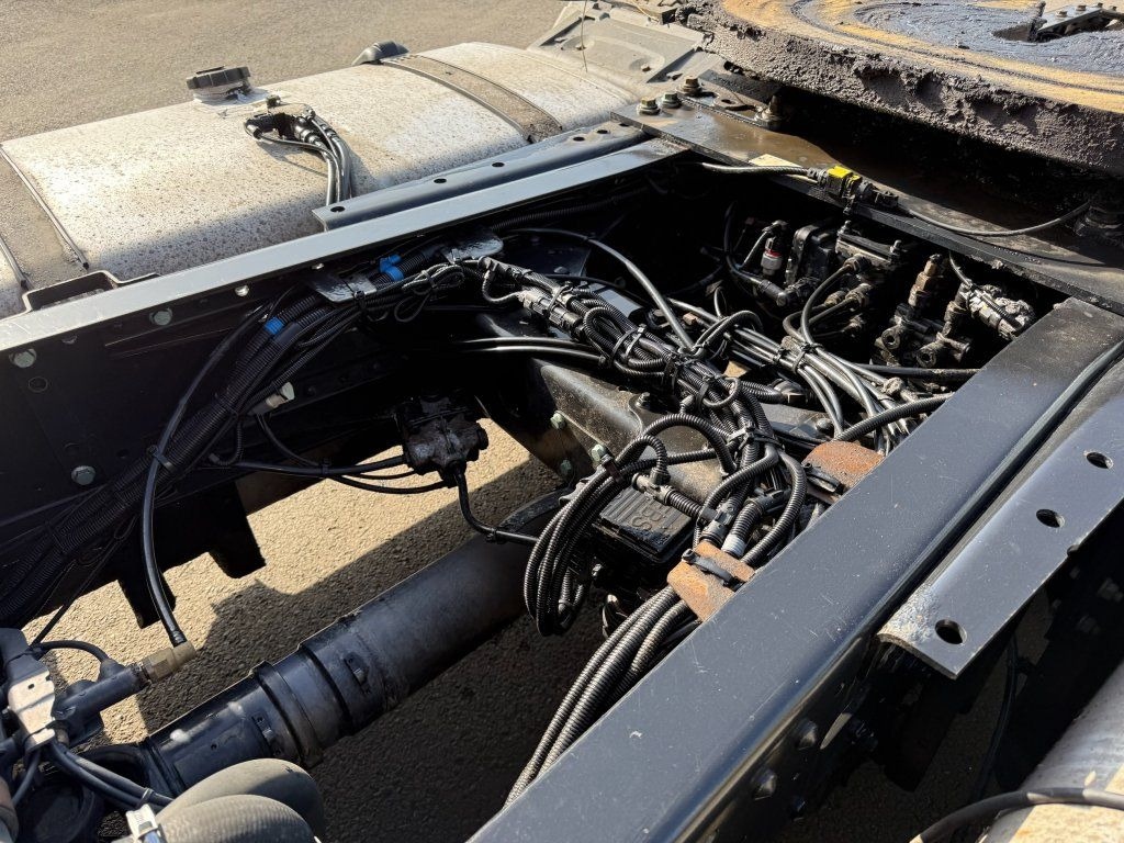 Tegljač MAN TGX18.510 XLX EURO 6 MEGAlowdeck: slika Tegljač MAN TGX18.510 XLX EURO 6 MEGAlowdeck Tegljač MAN TGX18.510 XLX EURO 6 MEGAlowdeck: slika Tegljač MAN TGX18.510 XLX EURO 6 MEGAlowdeck