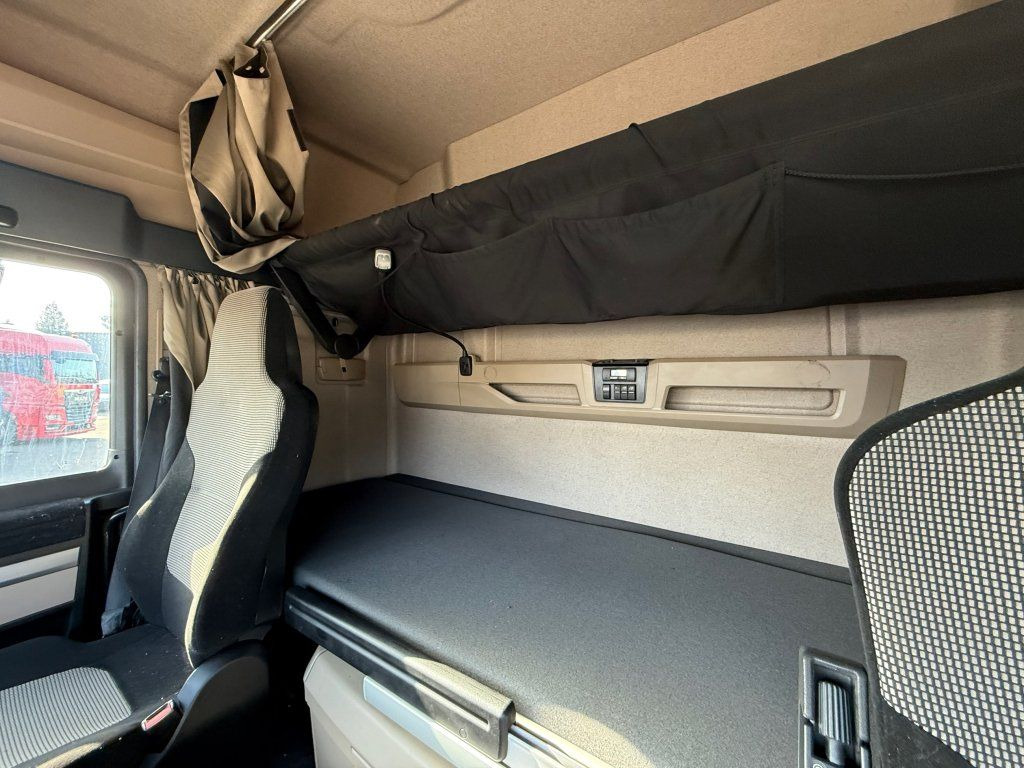 Tegljač MAN TGX18.510 XLX EURO 6 MEGAlowdeck: slika Tegljač MAN TGX18.510 XLX EURO 6 MEGAlowdeck Tegljač MAN TGX18.510 XLX EURO 6 MEGAlowdeck: slika Tegljač MAN TGX18.510 XLX EURO 6 MEGAlowdeck