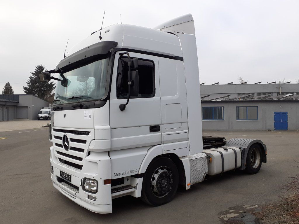 Mercedes-Benz 1844 Actros MEGA/Lowdeck EURO 5 - Tegljač: slika Mercedes-Benz 1844 Actros MEGA/Lowdeck EURO 5 - Tegljač Mercedes-Benz 1844 Actros MEGA/Lowdeck EURO 5 - Tegljač: slika Mercedes-Benz 1844 Actros MEGA/Lowdeck EURO 5 - Tegljač