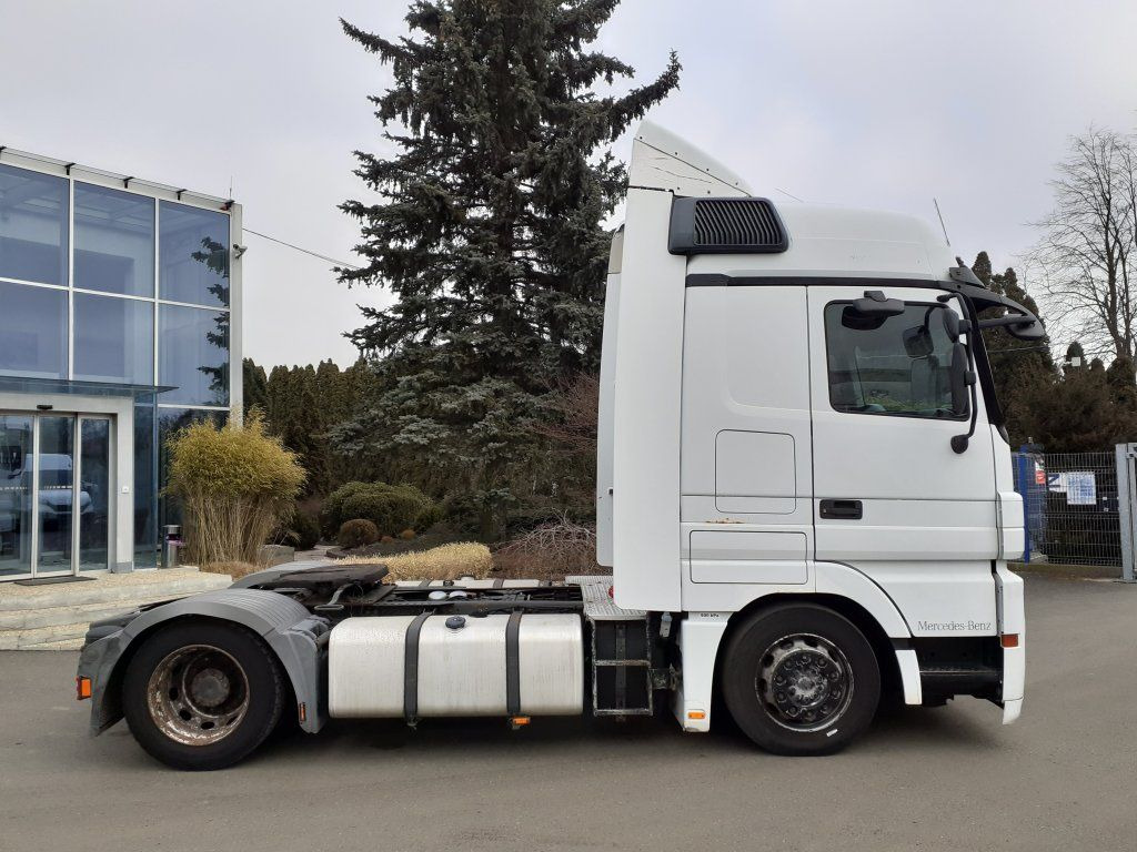 Mercedes-Benz 1844 Actros MEGA/Lowdeck EURO 5 - Tegljač: slika Mercedes-Benz 1844 Actros MEGA/Lowdeck EURO 5 - Tegljač Mercedes-Benz 1844 Actros MEGA/Lowdeck EURO 5 - Tegljač: slika Mercedes-Benz 1844 Actros MEGA/Lowdeck EURO 5 - Tegljač