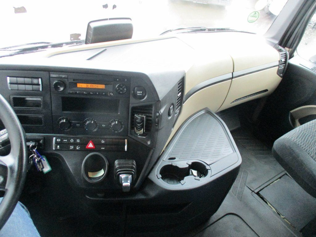 Tegljač Mercedes-Benz 1845 Actros EURO 6 MEGA/lowdeck: slika Tegljač Mercedes-Benz 1845 Actros EURO 6 MEGA/lowdeck