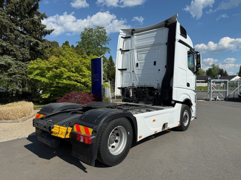 Mercedes-Benz 1851 Actros EURO 6 - Tegljač: slika Mercedes-Benz 1851 Actros EURO 6 - Tegljač Mercedes-Benz 1851 Actros EURO 6 - Tegljač: slika Mercedes-Benz 1851 Actros EURO 6 - Tegljač