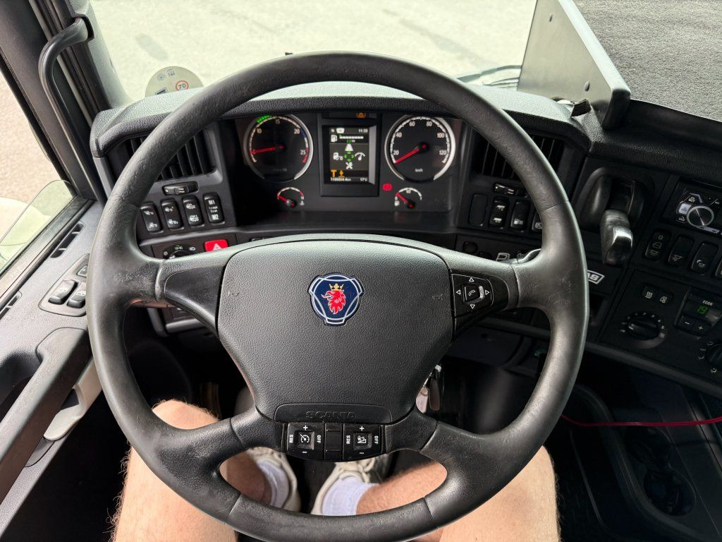 Tegljač Scania R410 EURO 6 MEGA/lowdeck: slika Tegljač Scania R410 EURO 6 MEGA/lowdeck Tegljač Scania R410 EURO 6 MEGA/lowdeck: slika Tegljač Scania R410 EURO 6 MEGA/lowdeck