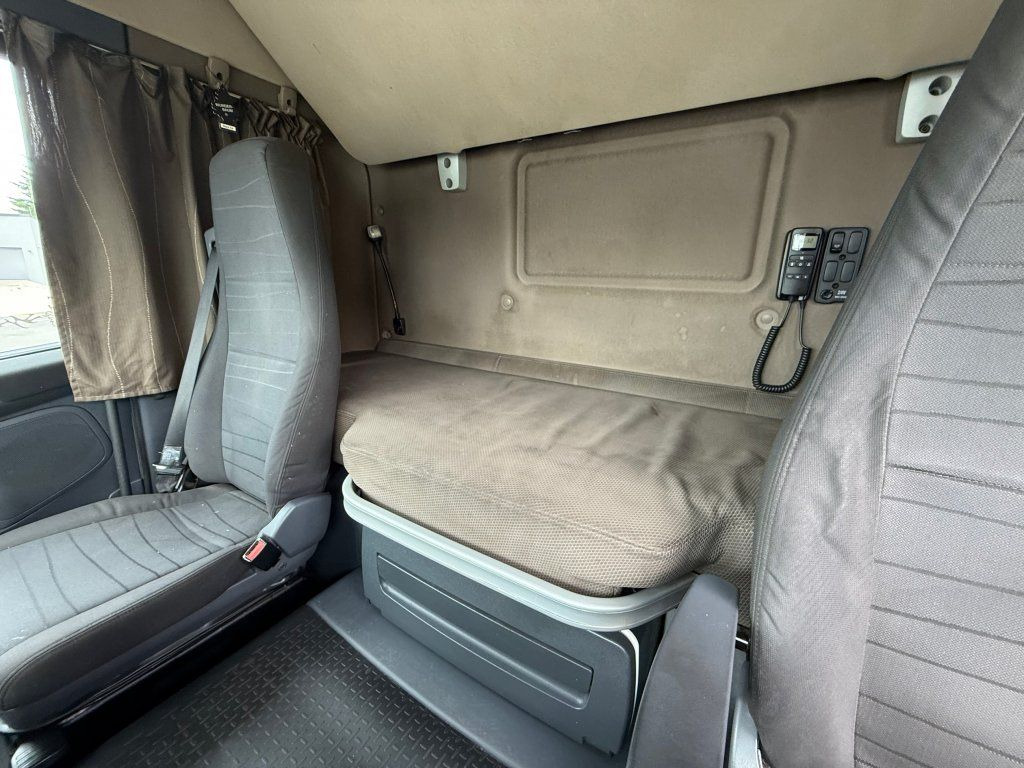 Tegljač Scania R410 EURO 6 MEGA/lowdeck: slika Tegljač Scania R410 EURO 6 MEGA/lowdeck Tegljač Scania R410 EURO 6 MEGA/lowdeck: slika Tegljač Scania R410 EURO 6 MEGA/lowdeck