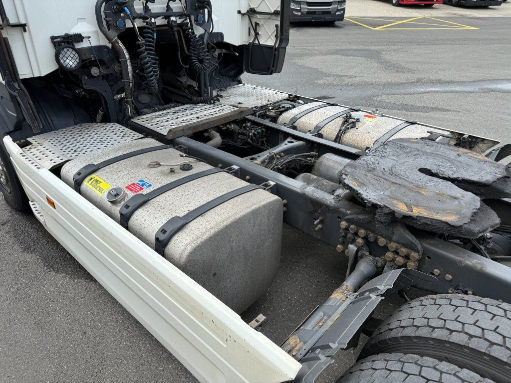 Tegljač Scania R410 EURO 6 MEGA/lowdeck: slika Tegljač Scania R410 EURO 6 MEGA/lowdeck Tegljač Scania R410 EURO 6 MEGA/lowdeck: slika Tegljač Scania R410 EURO 6 MEGA/lowdeck