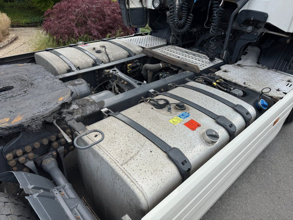 Tegljač Scania R410 EURO 6 MEGA/lowdeck: slika Tegljač Scania R410 EURO 6 MEGA/lowdeck Tegljač Scania R410 EURO 6 MEGA/lowdeck: slika Tegljač Scania R410 EURO 6 MEGA/lowdeck