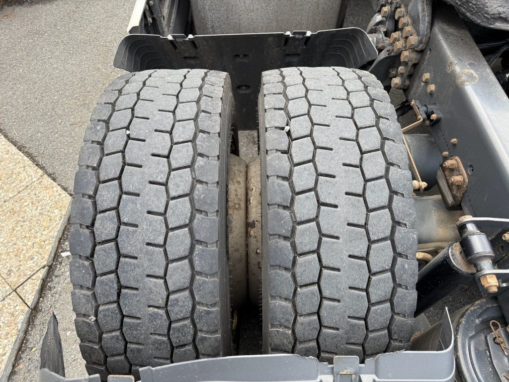 Tegljač Scania R410 EURO 6 MEGA/lowdeck: slika Tegljač Scania R410 EURO 6 MEGA/lowdeck Tegljač Scania R410 EURO 6 MEGA/lowdeck: slika Tegljač Scania R410 EURO 6 MEGA/lowdeck