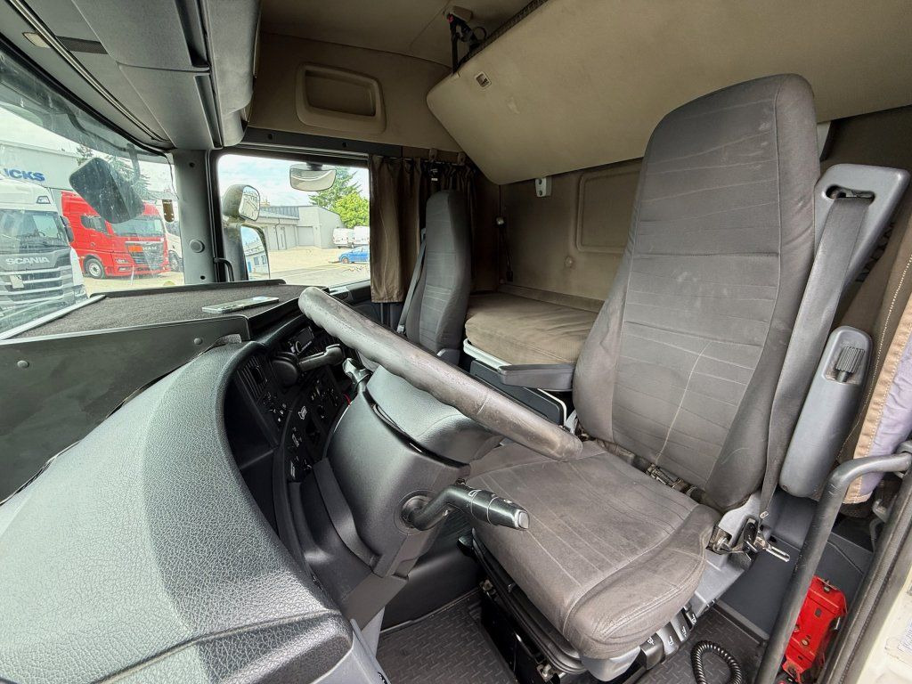 Tegljač Scania R410 EURO 6 MEGA/lowdeck: slika Tegljač Scania R410 EURO 6 MEGA/lowdeck Tegljač Scania R410 EURO 6 MEGA/lowdeck: slika Tegljač Scania R410 EURO 6 MEGA/lowdeck