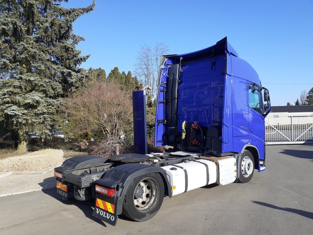 Volvo FH500 Globetrotter EURO 6 MEGA/lowdeck - Tegljač: slika Volvo FH500 Globetrotter EURO 6 MEGA/lowdeck - Tegljač Volvo FH500 Globetrotter EURO 6 MEGA/lowdeck - Tegljač: slika Volvo FH500 Globetrotter EURO 6 MEGA/lowdeck - Tegljač