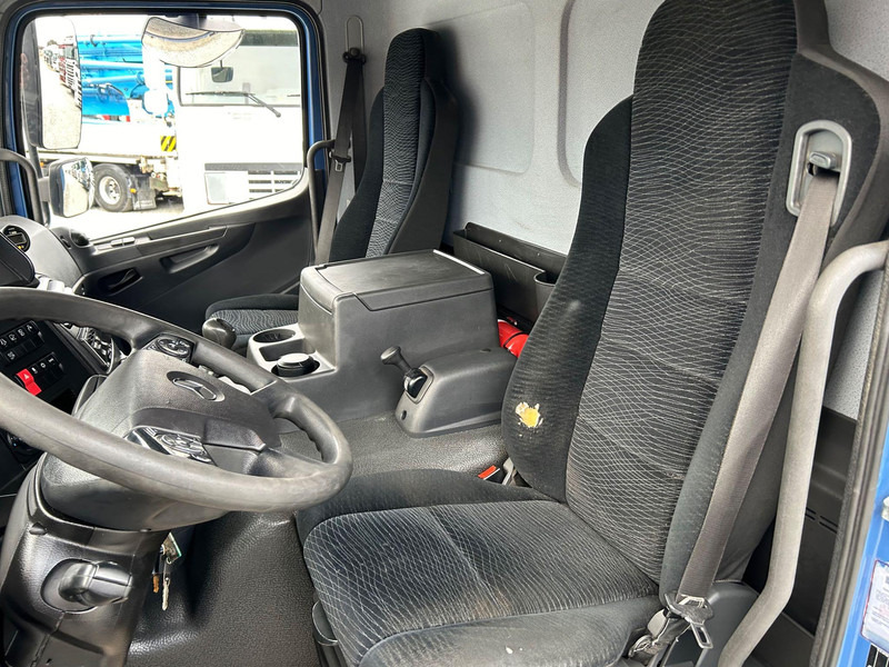 Interior photo 1: Kamion sandučar Mercedes-Benz Atego 1524 4x2 / TULOSSA / Katsastettu 11.2025 asti