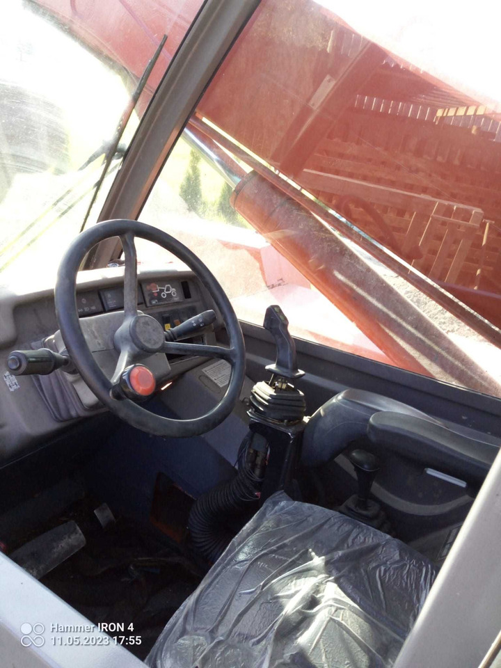 Ładowarka teleskopowa Manitou 628 - Teleskopski rukovatelj: slika Ładowarka teleskopowa Manitou 628 - Teleskopski rukovatelj Ładowarka teleskopowa Manitou 628 - Teleskopski rukovatelj: slika Ładowarka teleskopowa Manitou 628 - Teleskopski rukovatelj