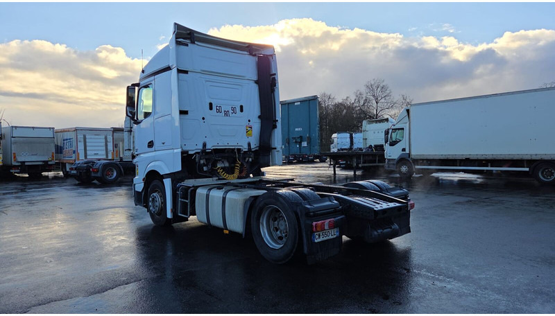 Mercedes-Benz Actros 1845 - Tegljač: slika Mercedes-Benz Actros 1845 - Tegljač Mercedes-Benz Actros 1845 - Tegljač: slika Mercedes-Benz Actros 1845 - Tegljač