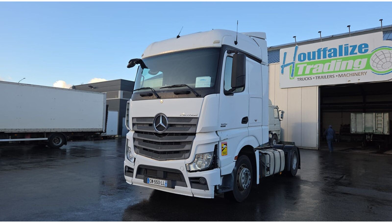 Mercedes-Benz Actros 1845 - Tegljač: slika Mercedes-Benz Actros 1845 - Tegljač Mercedes-Benz Actros 1845 - Tegljač: slika Mercedes-Benz Actros 1845 - Tegljač