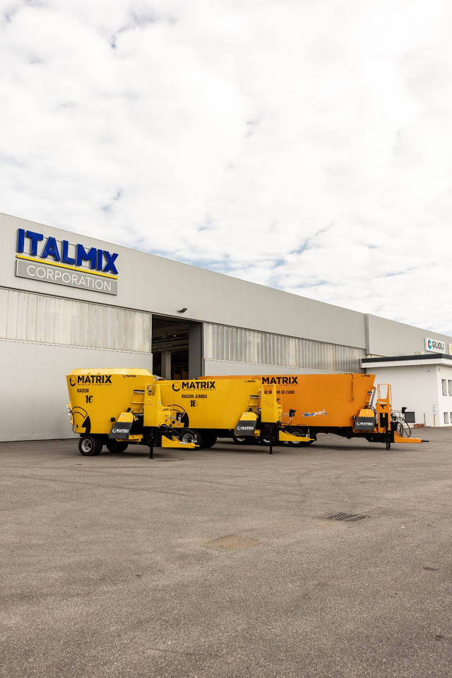 ITALMIX radon-jumbo-cube - Vagon-miješalica za krmivo: slika ITALMIX radon-jumbo-cube - Vagon-miješalica za krmivo ITALMIX radon-jumbo-cube - Vagon-miješalica za krmivo: slika ITALMIX radon-jumbo-cube - Vagon-miješalica za krmivo