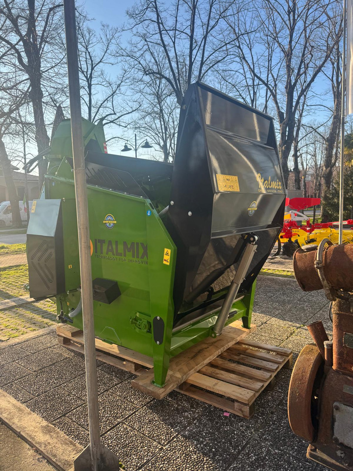 Italmix Agile power lp - Vagon-miješalica za krmivo: slika italmix Agile power lp - Vagon-miješalica za krmivo Italmix Agile power lp - Vagon-miješalica za krmivo: slika italmix Agile power lp - Vagon-miješalica za krmivo