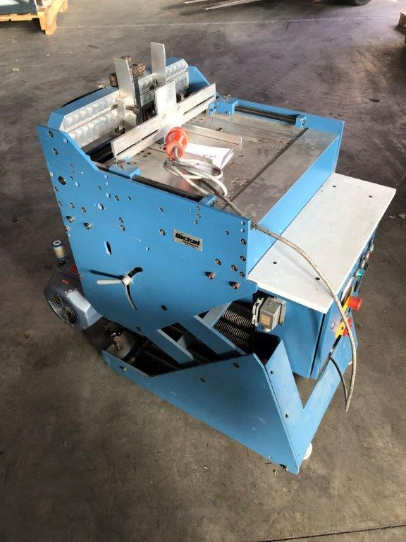 Bickel SFE Block feeder Suction feeder Sliding feeder - Falcerica: slika Bickel SFE Block feeder Suction feeder Sliding feeder - Falcerica Bickel SFE Block feeder Suction feeder Sliding feeder - Falcerica: slika Bickel SFE Block feeder Suction feeder Sliding feeder - Falcerica