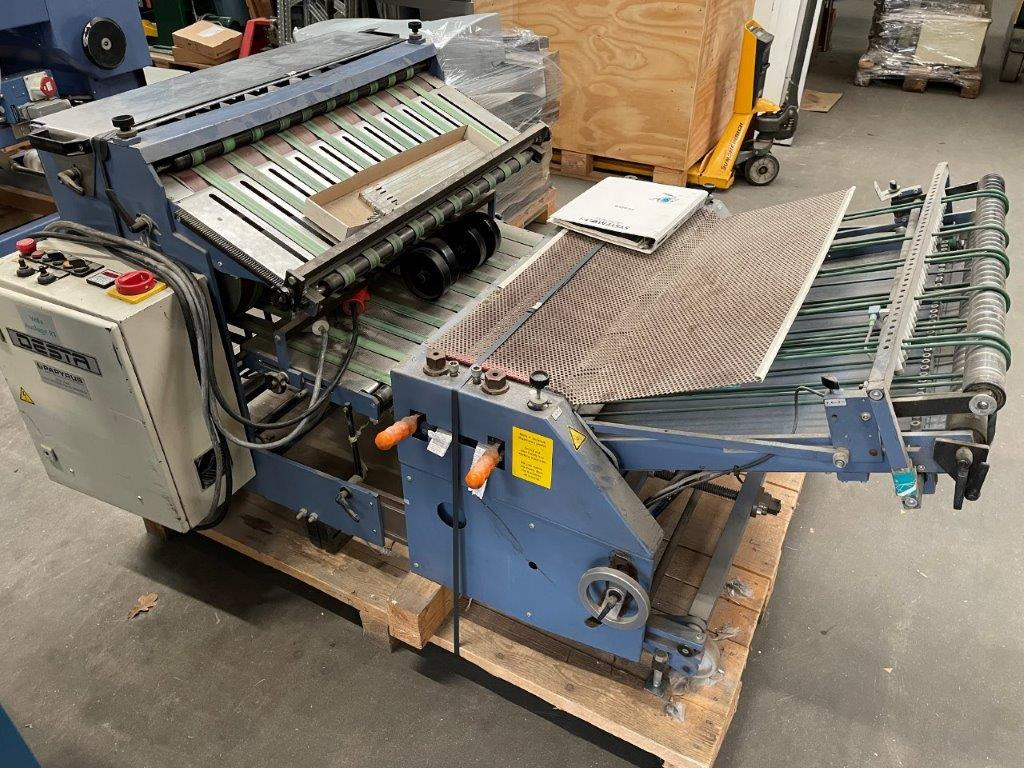 DESTA BAS-FSA 700 - combinable pressing unit with vertical stack delivery from 2006 - Falcerica: slika DESTA BAS-FSA 700 - combinable pressing unit with vertical stack delivery from 2006 - Falcerica DESTA BAS-FSA 700 - combinable pressing unit with vertical stack delivery from 2006 - Falcerica: slika DESTA BAS-FSA 700 - combinable pressing unit with vertical stack delivery from 2006 - Falcerica