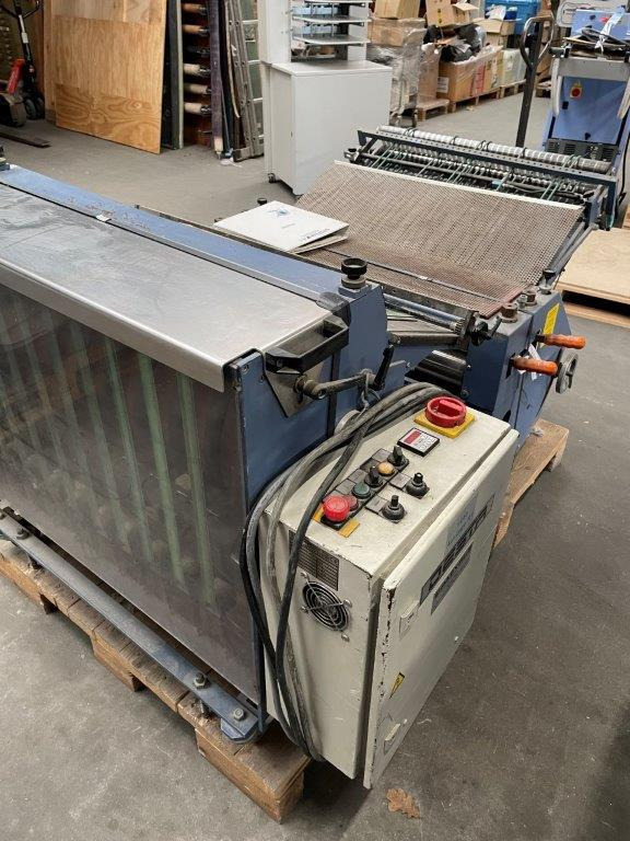 DESTA BAS-FSA 700 - combinable pressing unit with vertical stack delivery from 2006 - Falcerica: slika DESTA BAS-FSA 700 - combinable pressing unit with vertical stack delivery from 2006 - Falcerica DESTA BAS-FSA 700 - combinable pressing unit with vertical stack delivery from 2006 - Falcerica: slika DESTA BAS-FSA 700 - combinable pressing unit with vertical stack delivery from 2006 - Falcerica