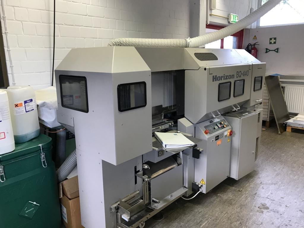 Four Clamp Perfect binder Horizon BQ 440 - Stroj za uvez: slika Four Clamp Perfect binder Horizon BQ 440 - Stroj za uvez Four Clamp Perfect binder Horizon BQ 440 - Stroj za uvez: slika Four Clamp Perfect binder Horizon BQ 440 - Stroj za uvez