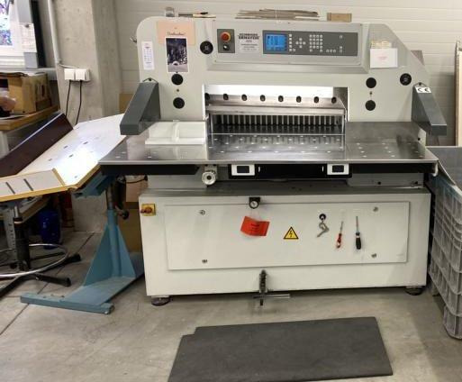 High-speed cutter Schneider SENATOR 78 E-Line - Stroj za rezanje papira: slika High-speed cutter Schneider SENATOR 78 E-Line - Stroj za rezanje papira High-speed cutter Schneider SENATOR 78 E-Line - Stroj za rezanje papira: slika High-speed cutter Schneider SENATOR 78 E-Line - Stroj za rezanje papira