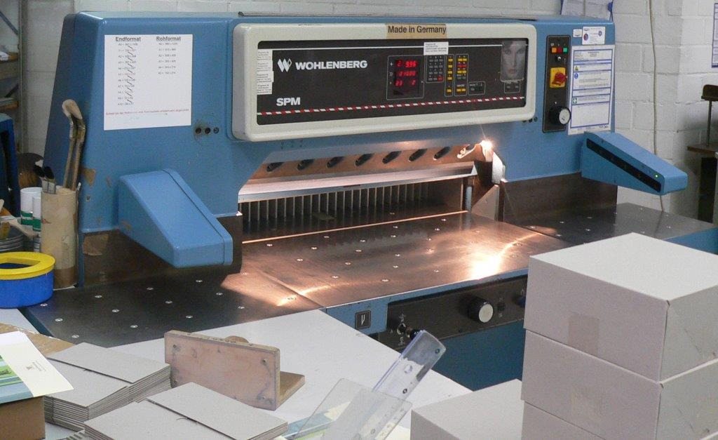 High-speed cutter Wohlenberg WP 92 SPM - Stroj za rezanje papira: slika High-speed cutter Wohlenberg WP 92 SPM - Stroj za rezanje papira High-speed cutter Wohlenberg WP 92 SPM - Stroj za rezanje papira: slika High-speed cutter Wohlenberg WP 92 SPM - Stroj za rezanje papira