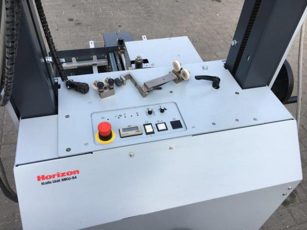 Horizon MKU 54 cross-fold unit - Falcerica: slika Horizon MKU 54 cross-fold unit - Falcerica Horizon MKU 54 cross-fold unit - Falcerica: slika Horizon MKU 54 cross-fold unit - Falcerica