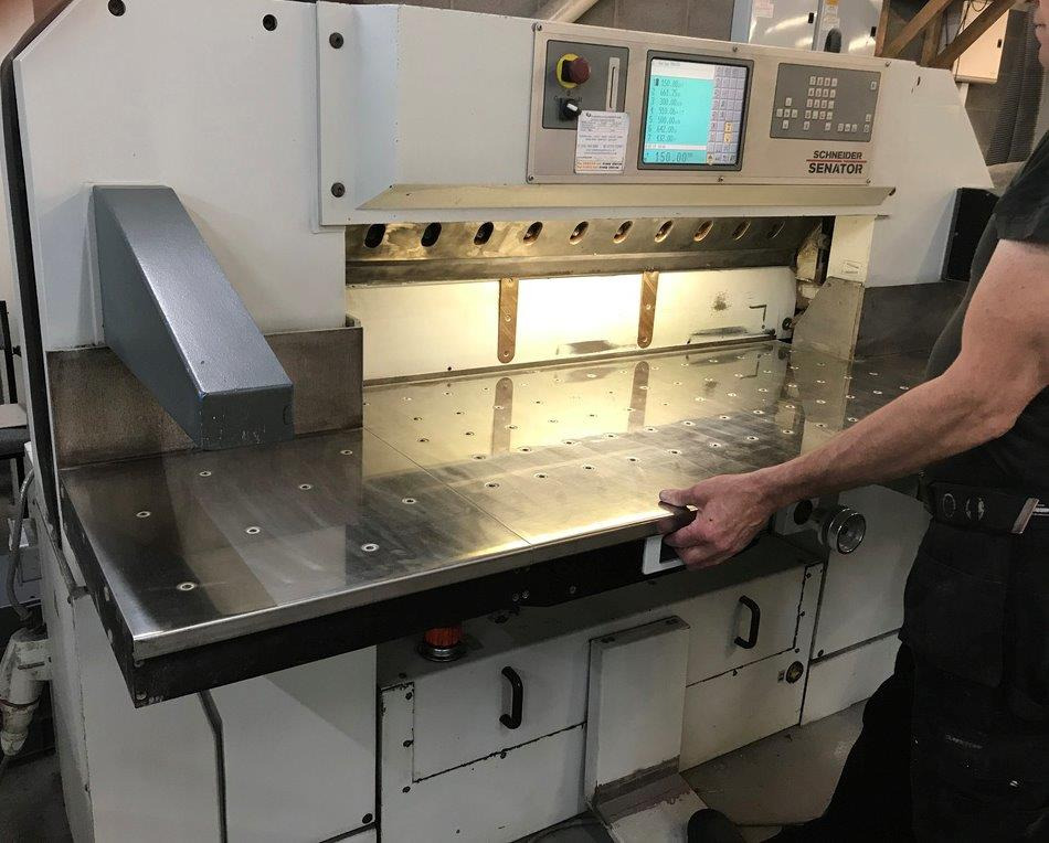 SCHNEIDER SENATOR 115 H Model TC High-speed cutter - Tiskarski stroj: slika SCHNEIDER SENATOR 115 H Model TC High-speed cutter - Tiskarski stroj SCHNEIDER SENATOR 115 H Model TC High-speed cutter - Tiskarski stroj: slika SCHNEIDER SENATOR 115 H Model TC High-speed cutter - Tiskarski stroj