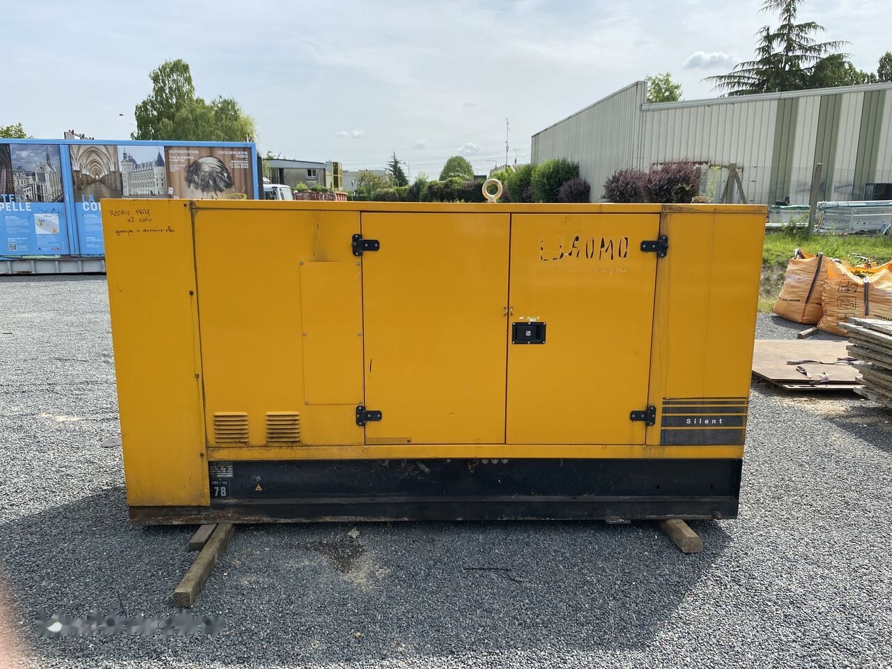 SDMO 80 kVa John Deere - Generatorski set: slika SDMO 80 kVa John Deere - Generatorski set SDMO 80 kVa John Deere - Generatorski set: slika SDMO 80 kVa John Deere - Generatorski set