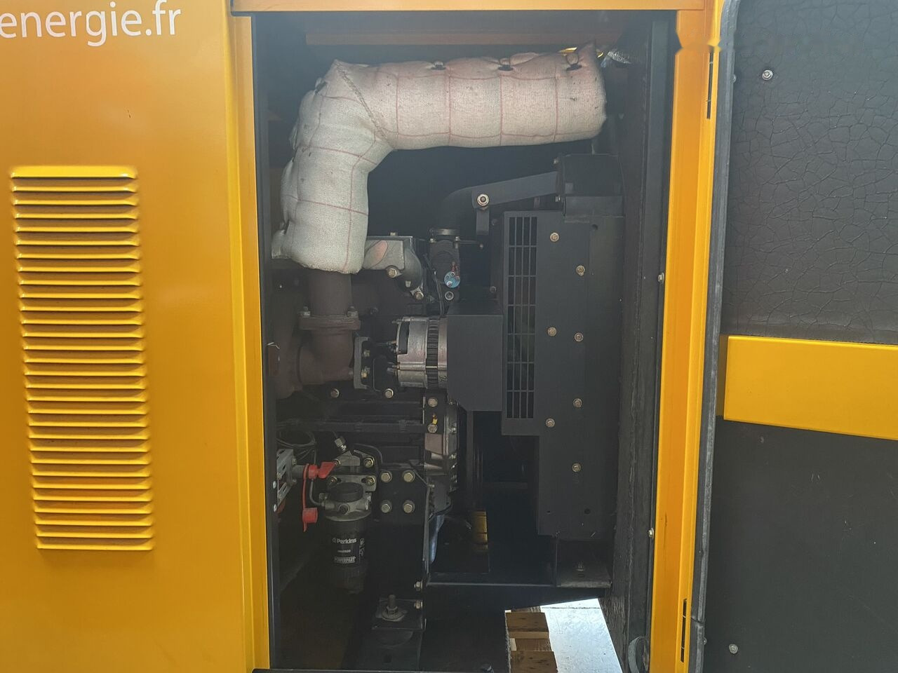 SDMO Perkins 75 kVa Diesel - Generatorski set: slika SDMO Perkins 75 kVa Diesel - Generatorski set SDMO Perkins 75 kVa Diesel - Generatorski set: slika SDMO Perkins 75 kVa Diesel - Generatorski set