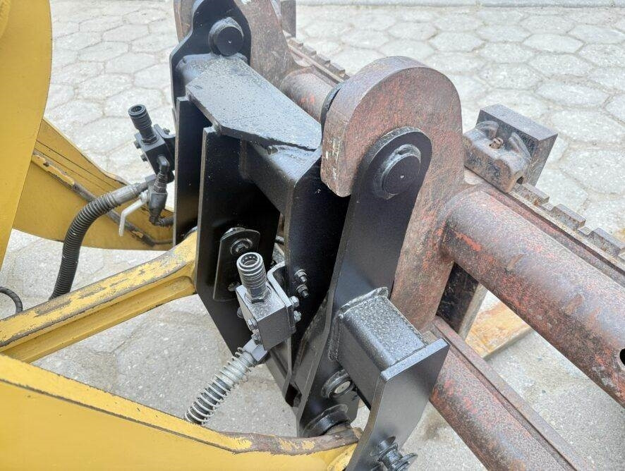 Zakup CAT 914G  CAT 914G: slika Zakup CAT 914G  CAT 914G