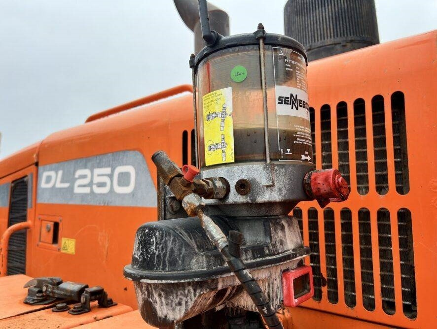 Utovarivač na kotačima Doosan DL250: slika Utovarivač na kotačima Doosan DL250