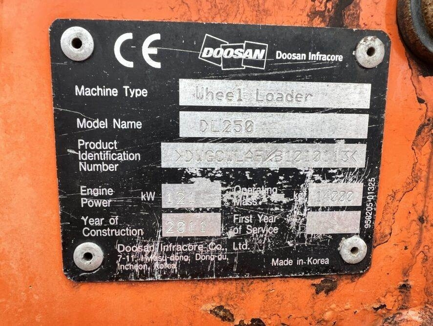 Utovarivač na kotačima Doosan DL250: slika Utovarivač na kotačima Doosan DL250
