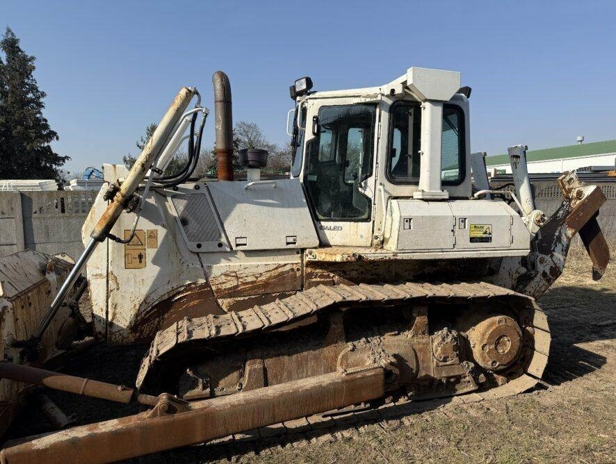 Komatsu D65EX-15e0 + ripper - Buldožer: slika Komatsu D65EX-15e0 + ripper - Buldožer Komatsu D65EX-15e0 + ripper - Buldožer: slika Komatsu D65EX-15e0 + ripper - Buldožer
