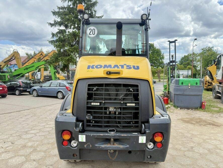 Komatsu WA80M-7 - Utovarivač na kotačima: slika Komatsu WA80M-7 - Utovarivač na kotačima Komatsu WA80M-7 - Utovarivač na kotačima: slika Komatsu WA80M-7 - Utovarivač na kotačima