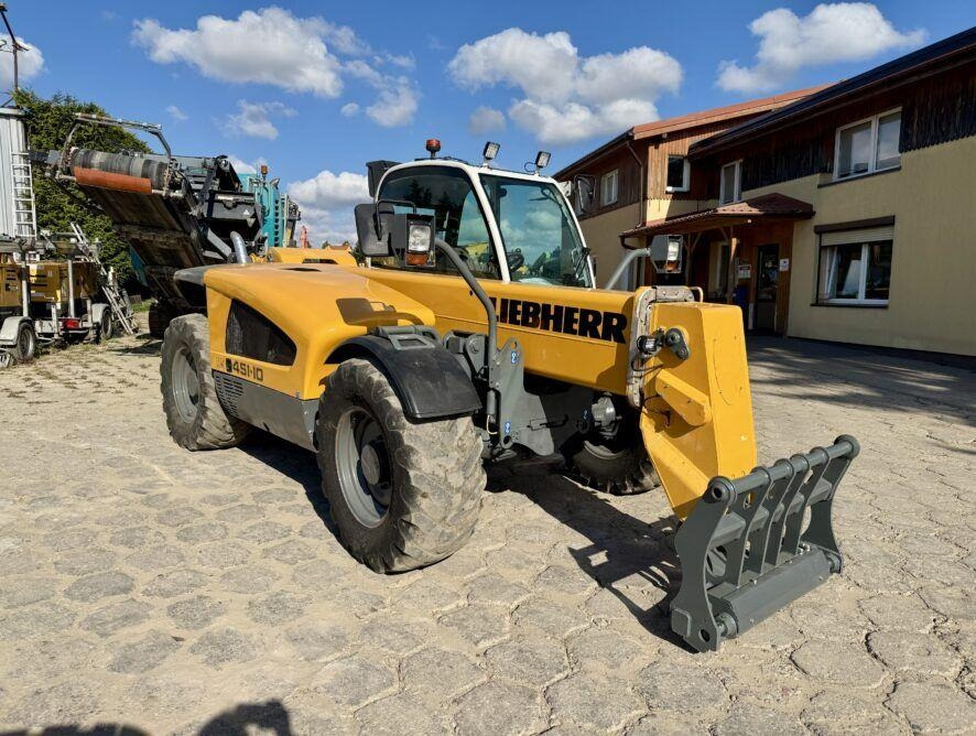 Liebherr TL451-13 - Teleskopski rukovatelj: slika Liebherr TL451-13 - Teleskopski rukovatelj Liebherr TL451-13 - Teleskopski rukovatelj: slika Liebherr TL451-13 - Teleskopski rukovatelj