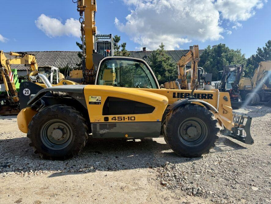 Liebherr TL451-13 - Teleskopski rukovatelj: slika Liebherr TL451-13 - Teleskopski rukovatelj Liebherr TL451-13 - Teleskopski rukovatelj: slika Liebherr TL451-13 - Teleskopski rukovatelj